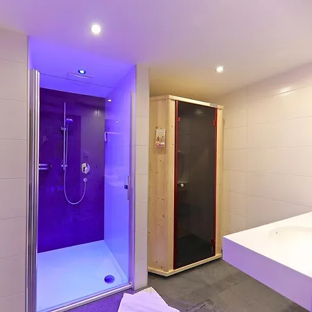 Alpinea * לאדיס