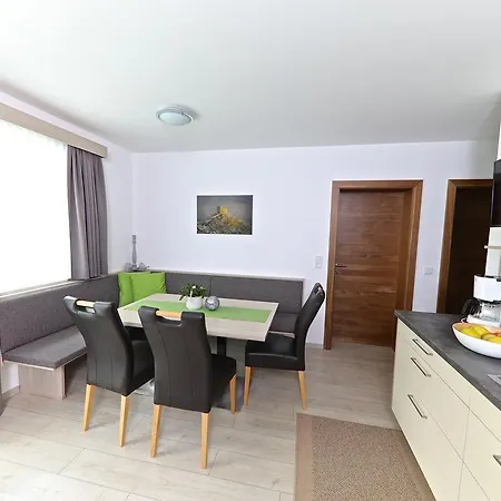 Alpinea * לאדיס