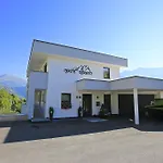 Alpinea لاديس