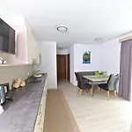 شقة Alpinea